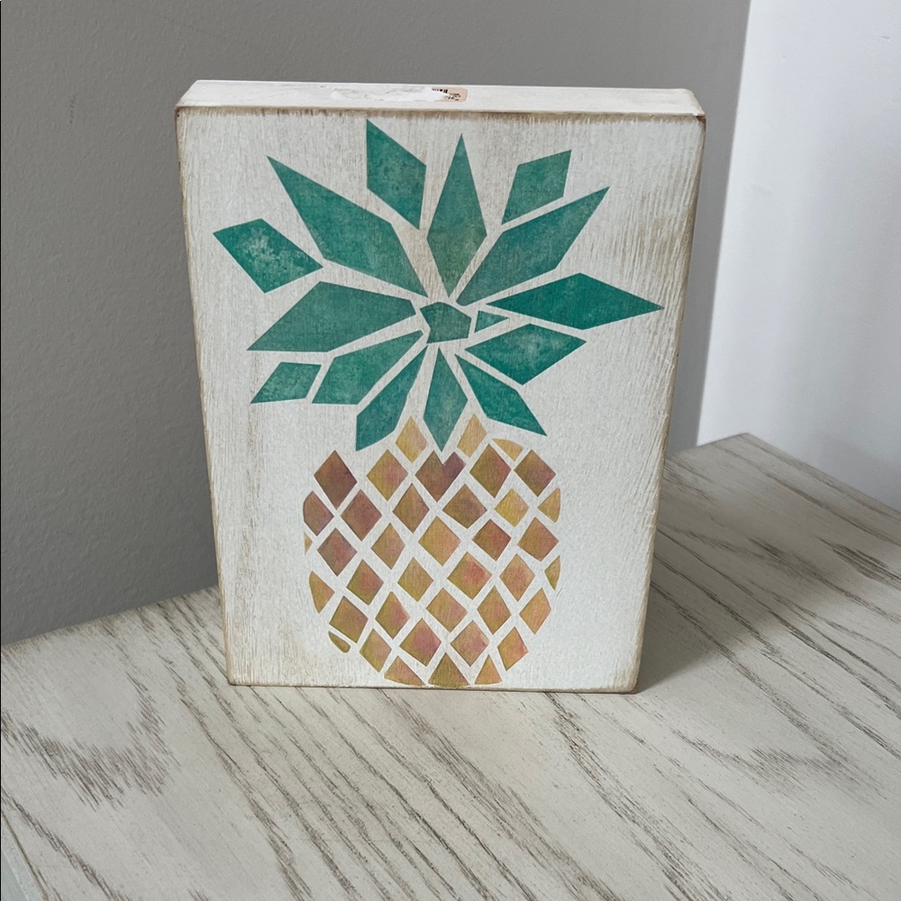 💛 Geometric Pineapple Wall Art